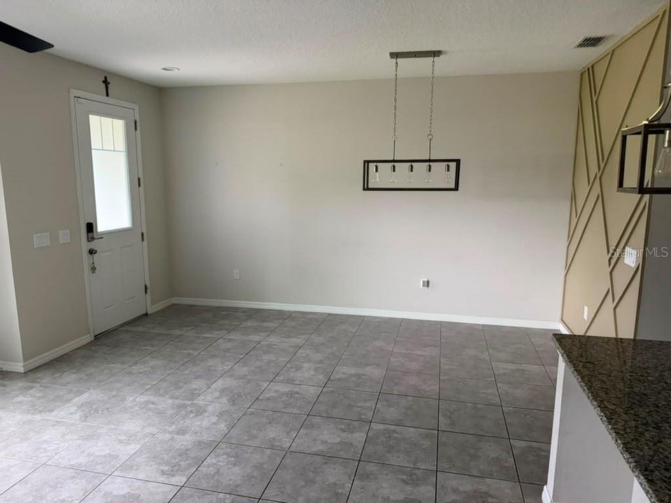 В аренду: $2,500 (3 спален, 2 ванн, 1742 Квадратных фут)