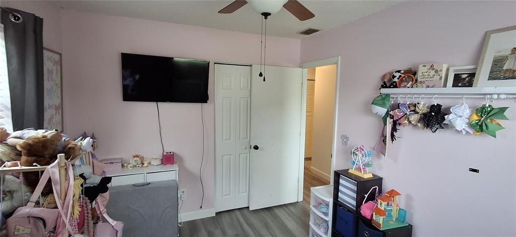 En Venta: $435,900 (3 camas, 2 baños, 1242 Pies cuadrados)