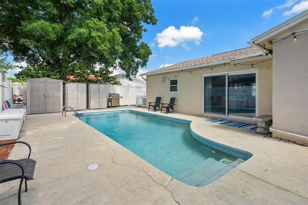 Active With Contract: $429,900 (3 beds, 2 baths, 1242 Square Feet)
