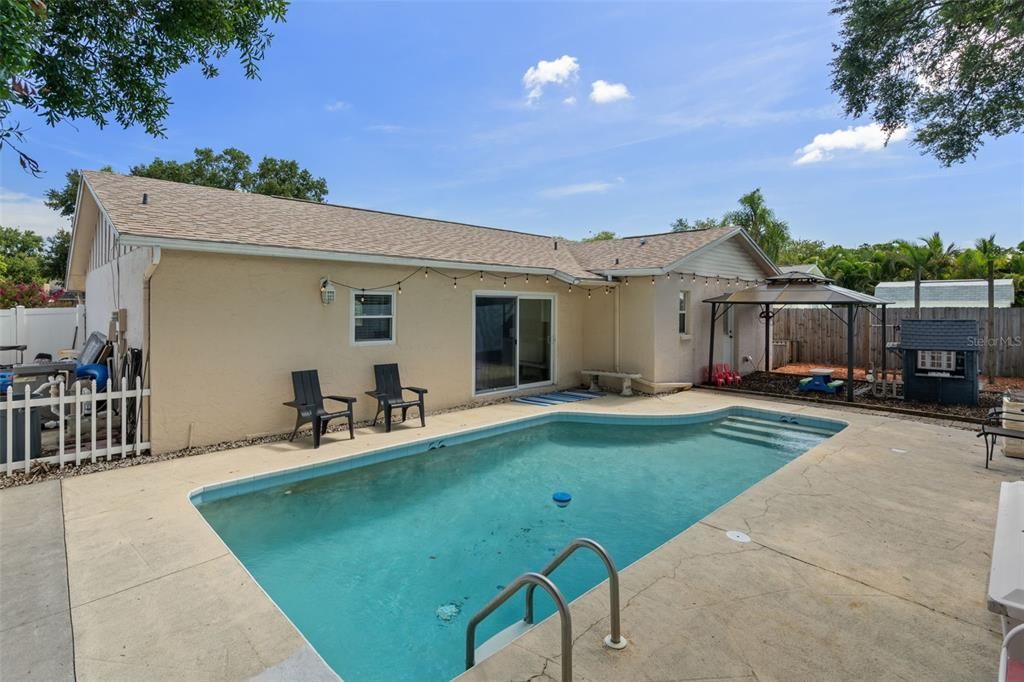 Active With Contract: $429,900 (3 beds, 2 baths, 1242 Square Feet)