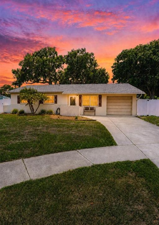En Venta: $435,900 (3 camas, 2 baños, 1242 Pies cuadrados)