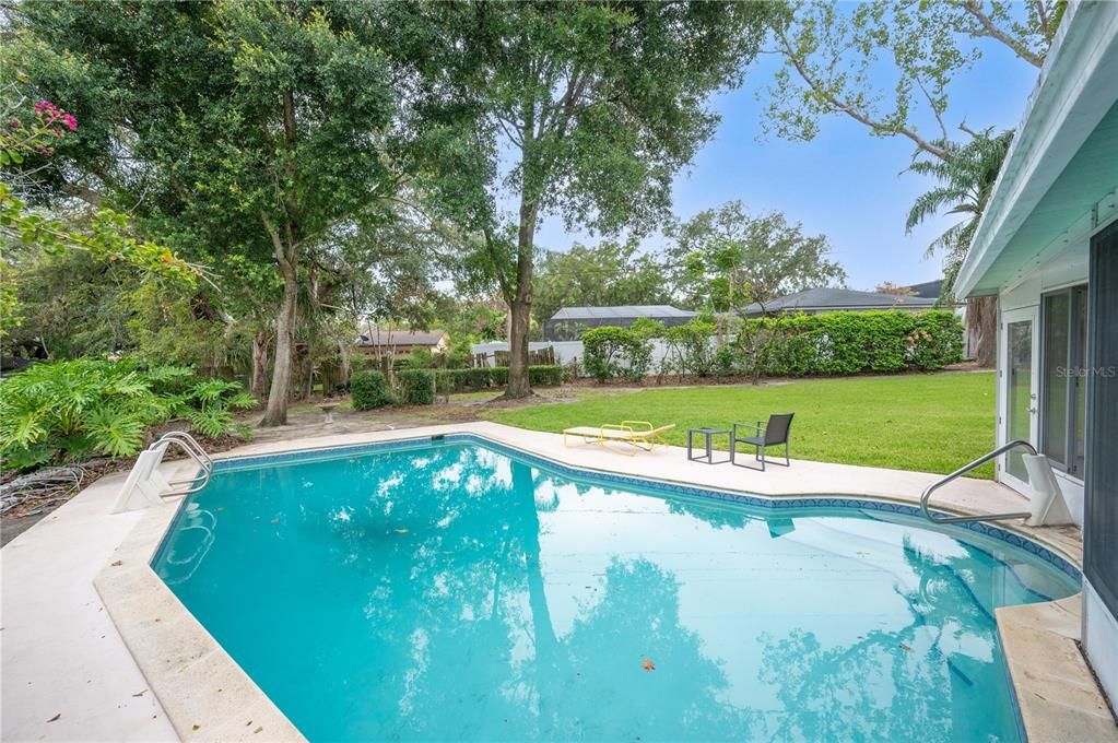 Activo con contrato: $399,900 (4 camas, 3 baños, 3028 Pies cuadrados)