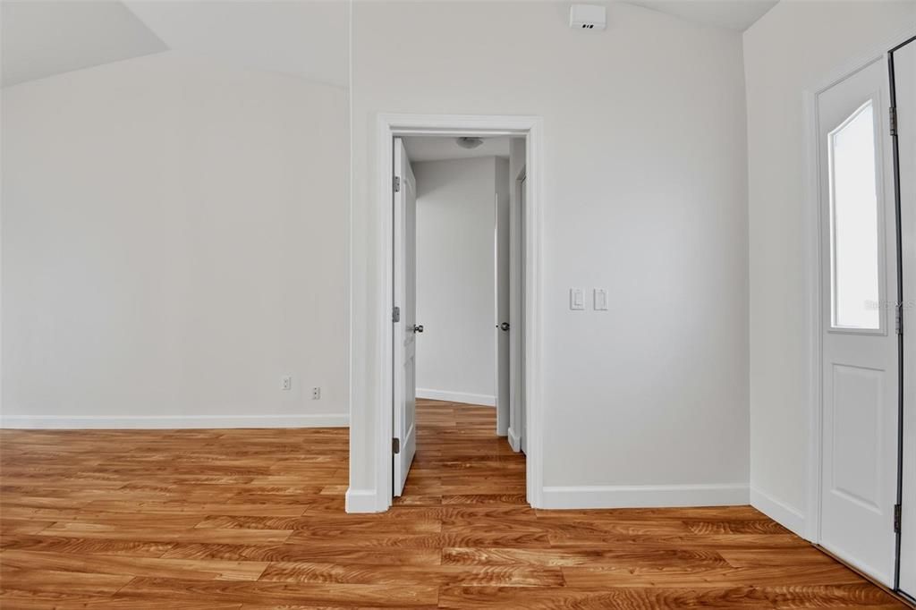 For Rent: $2,300 (3 beds, 2 baths, 2076 Square Feet)