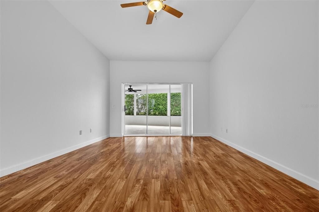 For Rent: $2,300 (3 beds, 2 baths, 2076 Square Feet)