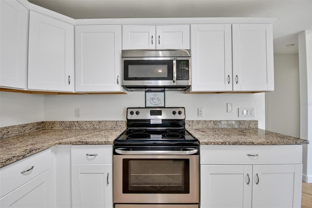 For Rent: $2,300 (3 beds, 2 baths, 2076 Square Feet)