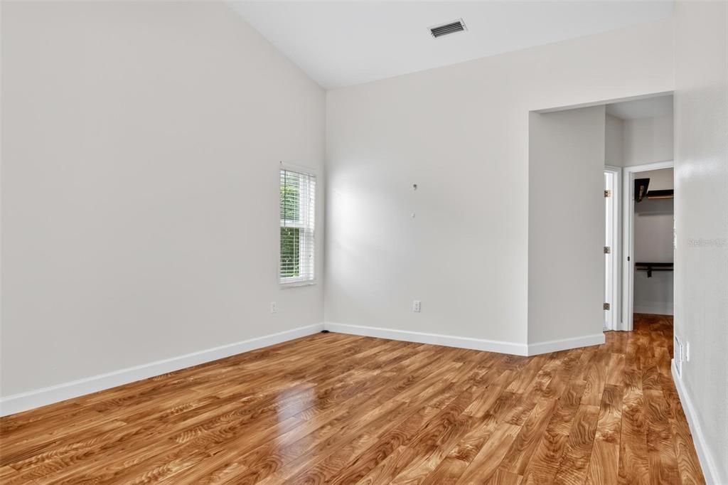 For Rent: $2,300 (3 beds, 2 baths, 2076 Square Feet)