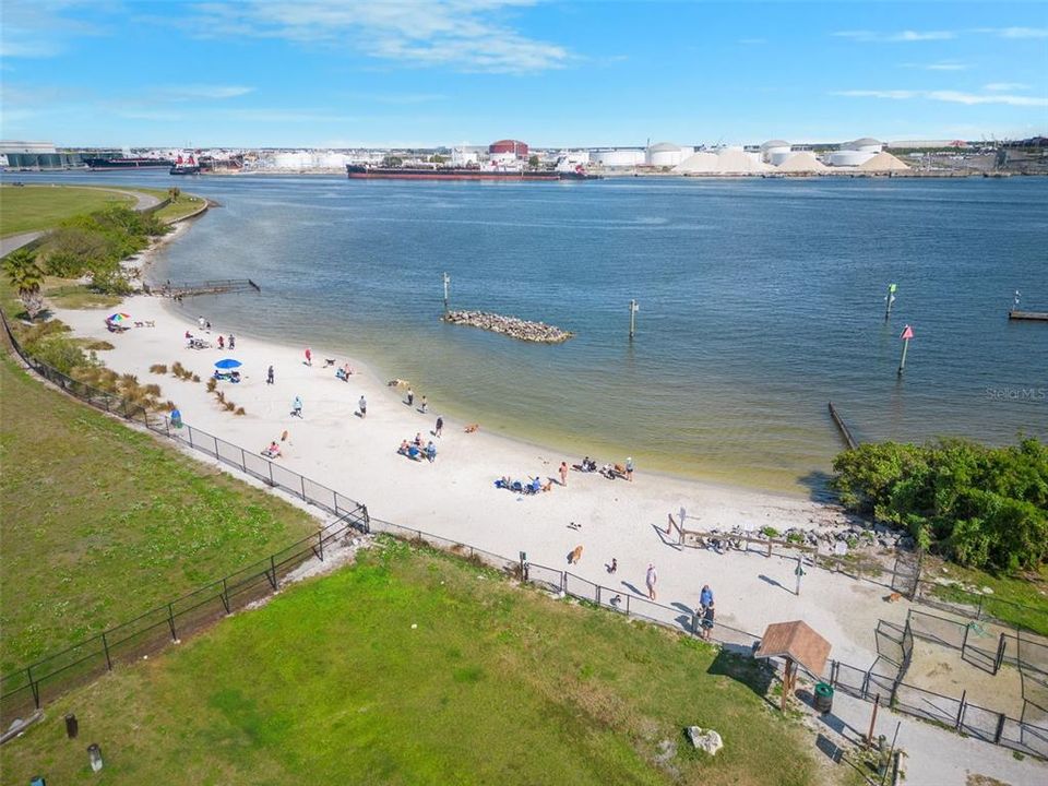 На продажу: $849,000 (0.18 acres)