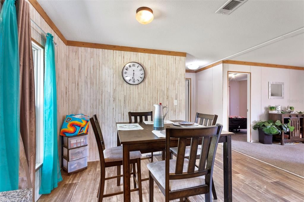 На продажу: $189,900 (3 спален, 2 ванн, 1456 Квадратных фут)