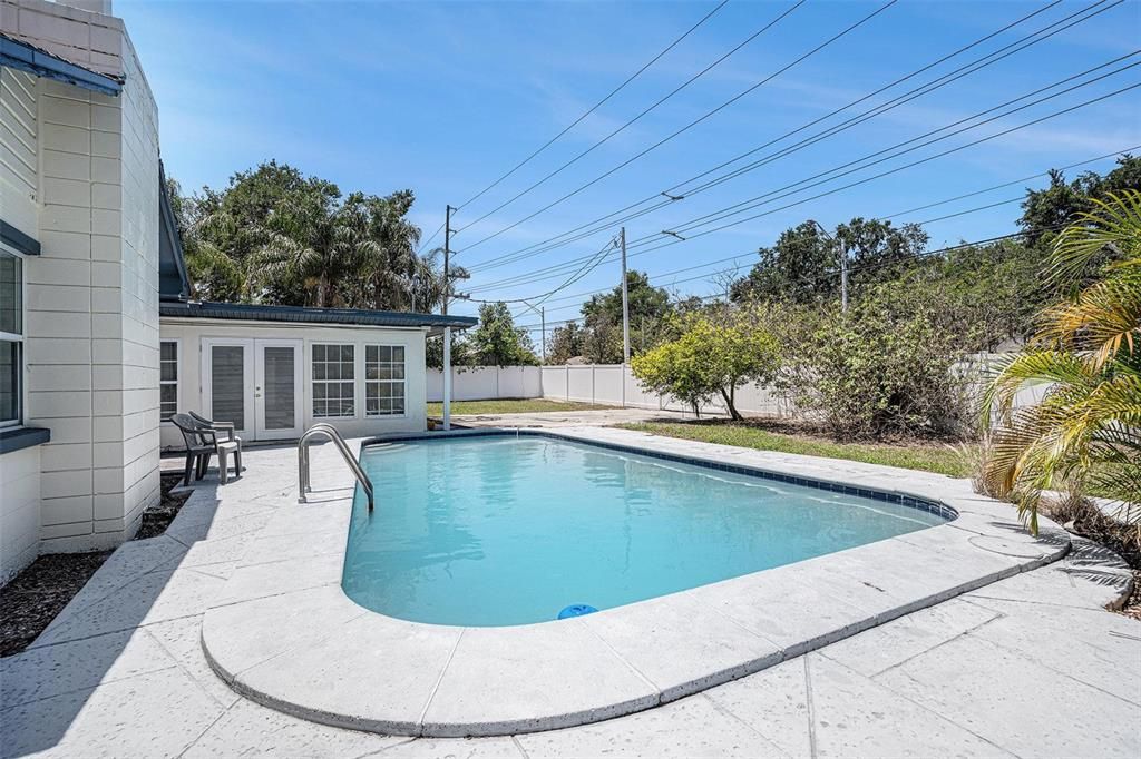 En Venta: $550,000 (6 camas, 6 baños, 2045 Pies cuadrados)