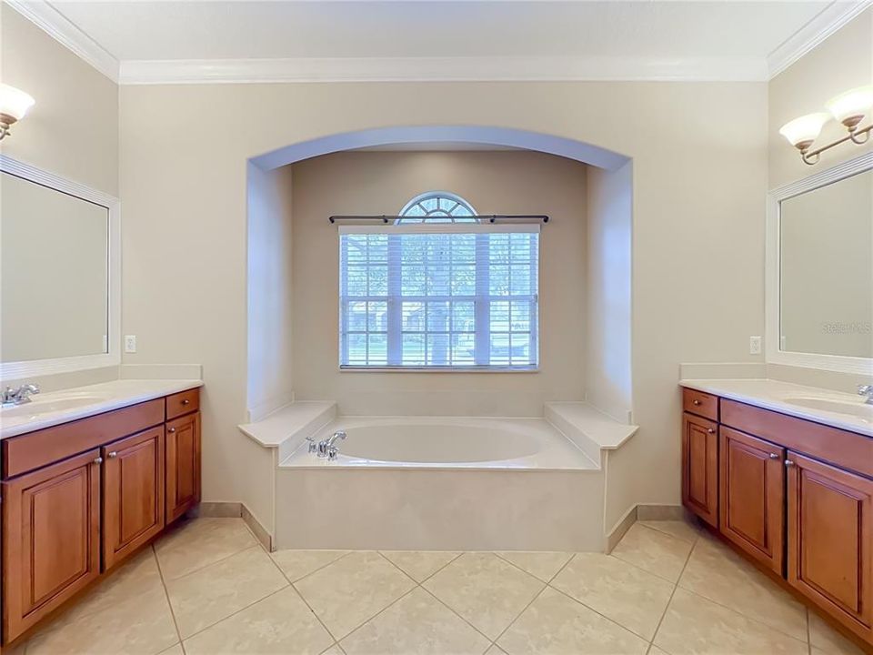 For Sale: $870,000 (4 beds, 4 baths, 3078 Square Feet)