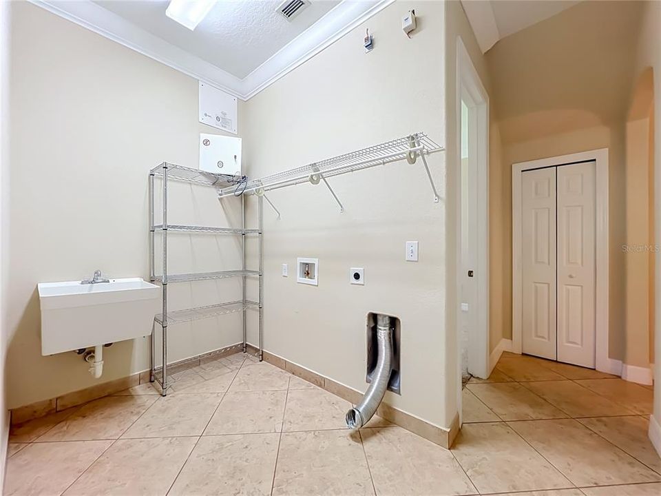 For Sale: $870,000 (4 beds, 4 baths, 3078 Square Feet)