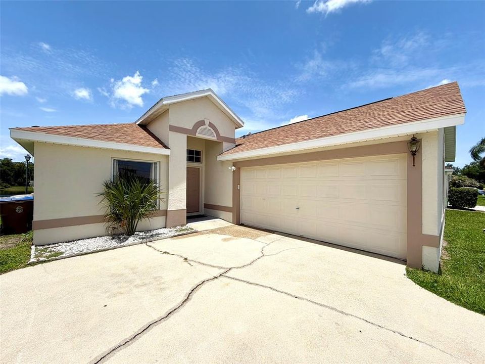 На продажу: $334,900 (3 спален, 2 ванн, 1380 Квадратных фут)