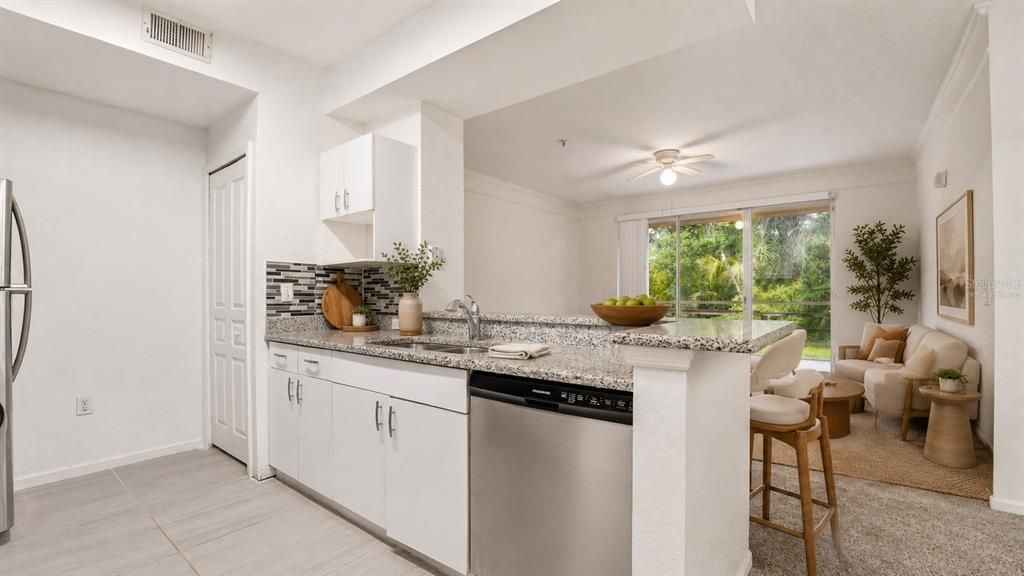For Sale: $135,000 (1 beds, 1 baths, 780 Square Feet)