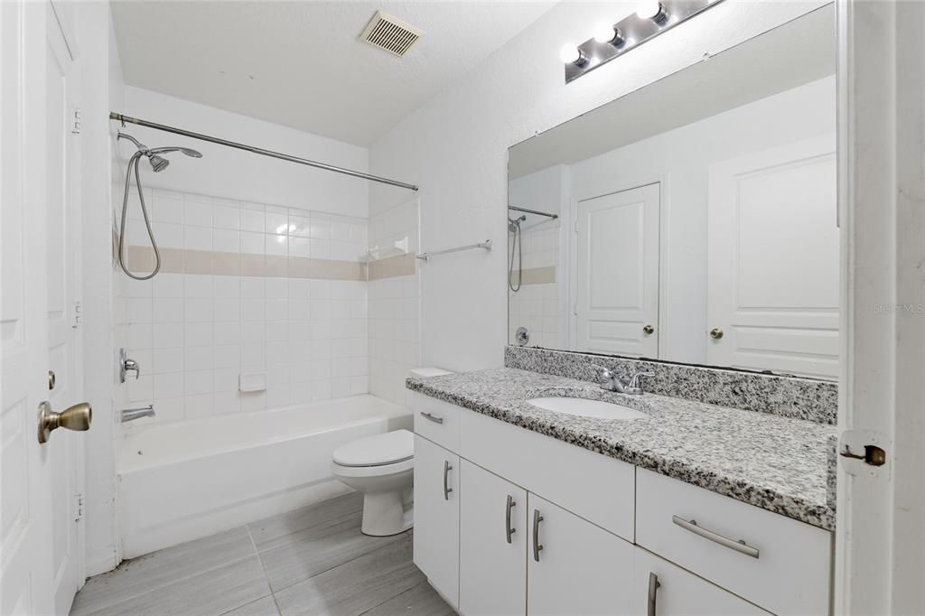 For Sale: $135,000 (1 beds, 1 baths, 780 Square Feet)
