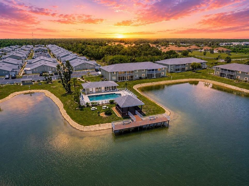 На продажу: $129,900 (2 спален, 2 ванн, 1044 Квадратных фут)