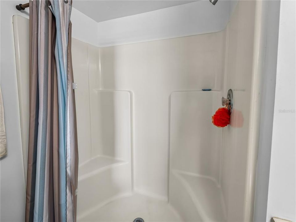 На продажу: $129,900 (2 спален, 2 ванн, 1044 Квадратных фут)