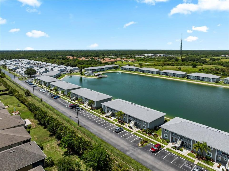 На продажу: $129,900 (2 спален, 2 ванн, 1044 Квадратных фут)