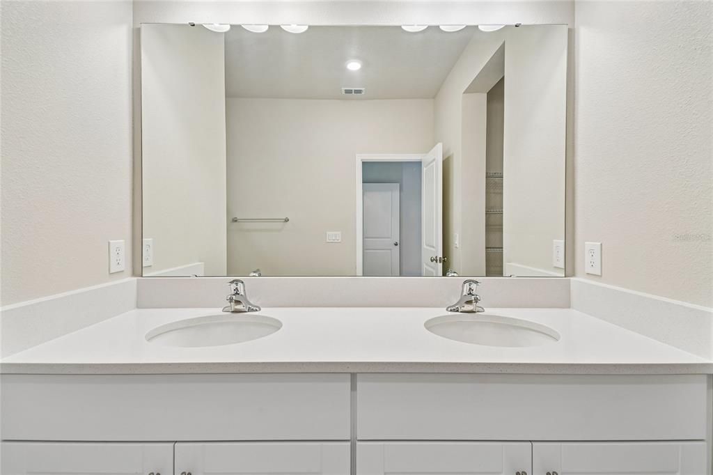 En Venta: $295,338 (3 camas, 2 baños, 1774 Pies cuadrados)