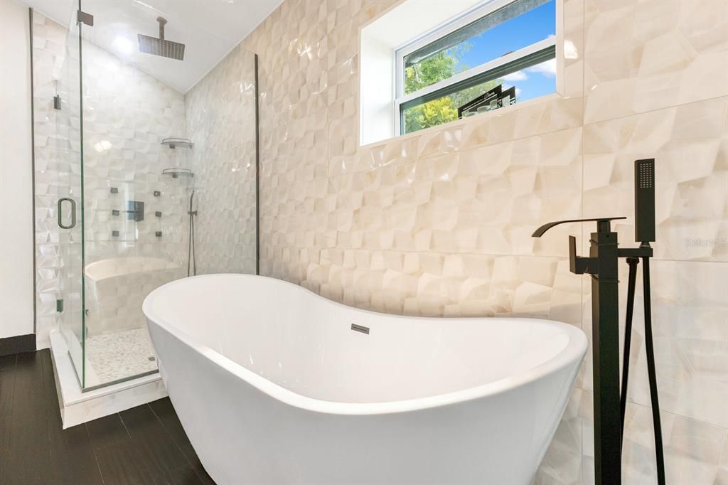 В аренду: $4,500 (3 спален, 3 ванн, 1345 Квадратных фут)