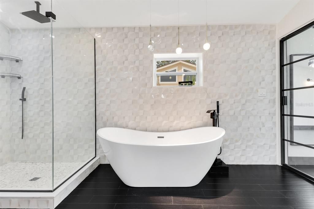 В аренду: $4,500 (3 спален, 3 ванн, 1345 Квадратных фут)