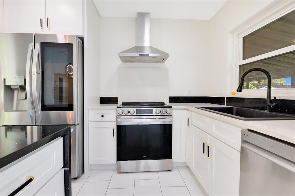 В аренду: $4,500 (3 спален, 3 ванн, 1345 Квадратных фут)