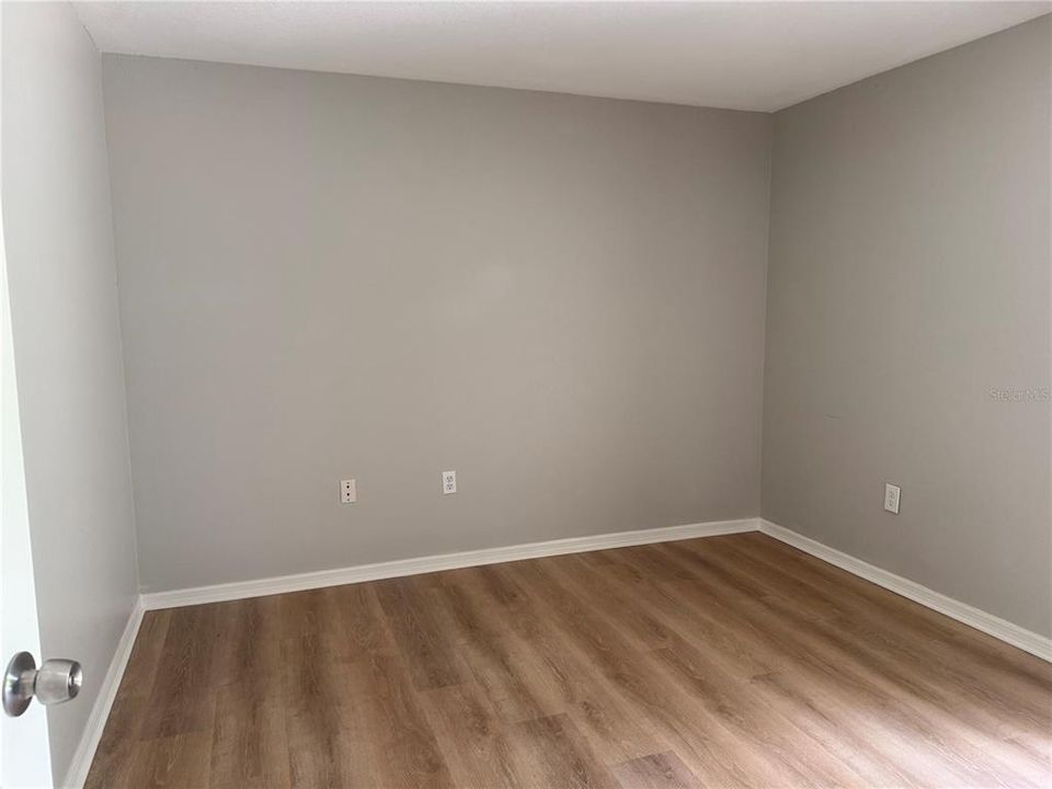 For Rent: $1,800 (2 beds, 1 baths, 900 Square Feet)