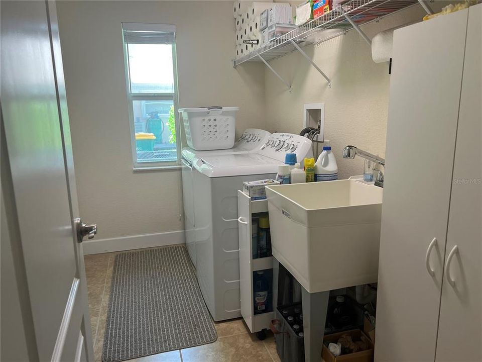 For Sale: $409,000 (3 beds, 2 baths, 1605 Square Feet)
