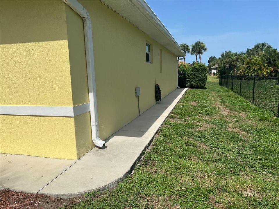 For Sale: $409,000 (3 beds, 2 baths, 1605 Square Feet)