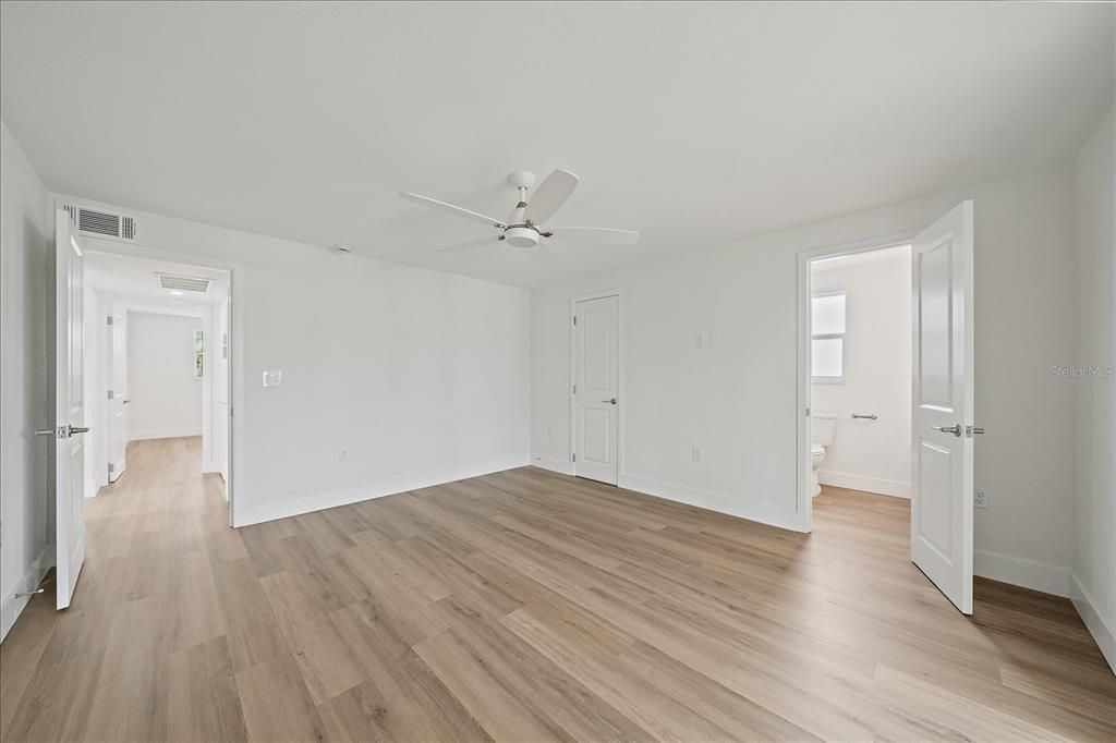 En Venta: $450,000 (2 camas, 2 baños, 1361 Pies cuadrados)