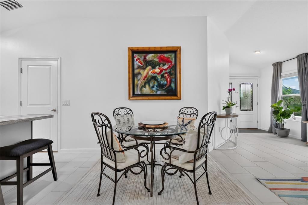 На продажу: $325,000 (2 спален, 2 ванн, 1203 Квадратных фут)