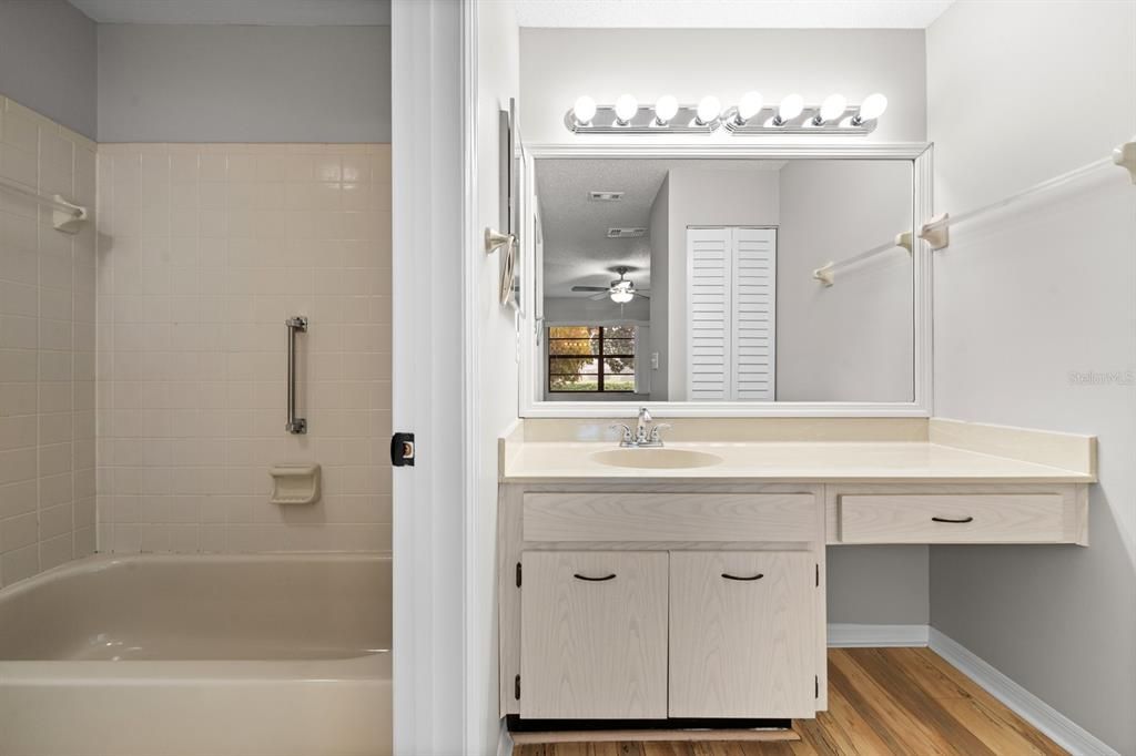 For Sale: $199,000 (2 beds, 2 baths, 1579 Square Feet)