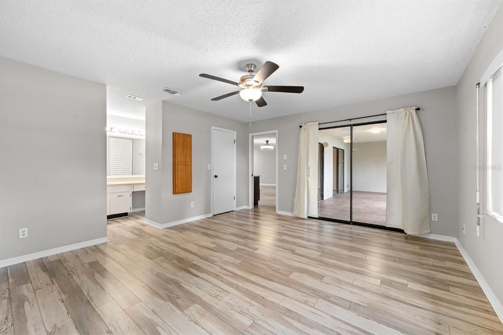 For Sale: $199,000 (2 beds, 2 baths, 1579 Square Feet)