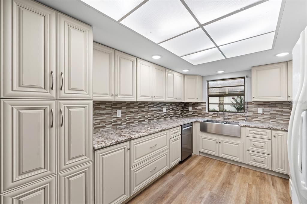 For Sale: $199,000 (2 beds, 2 baths, 1579 Square Feet)