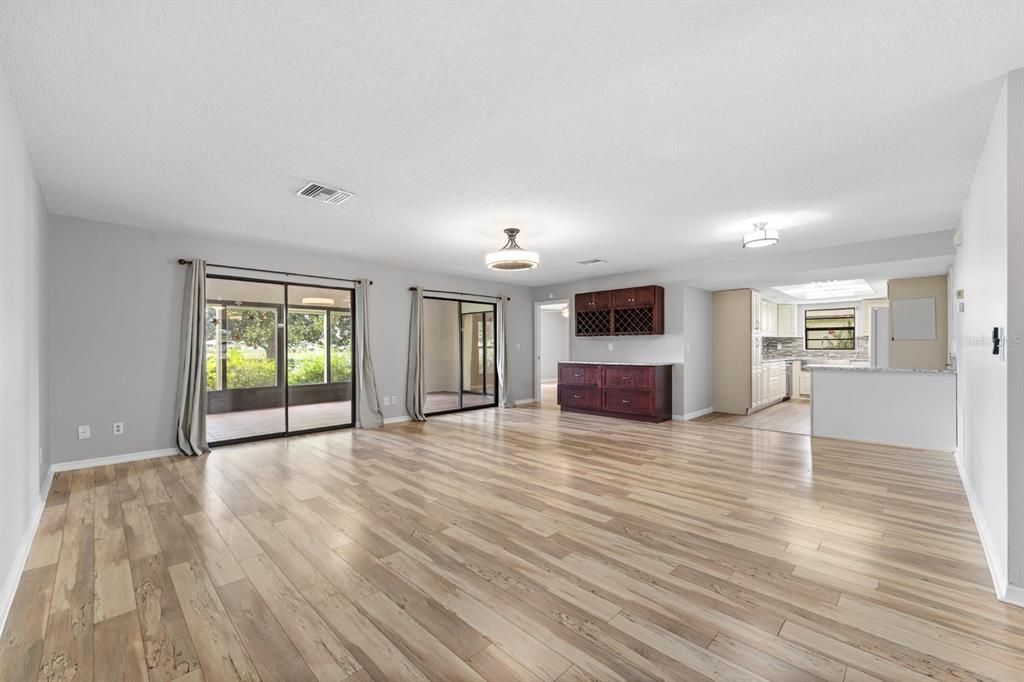 For Sale: $199,000 (2 beds, 2 baths, 1579 Square Feet)