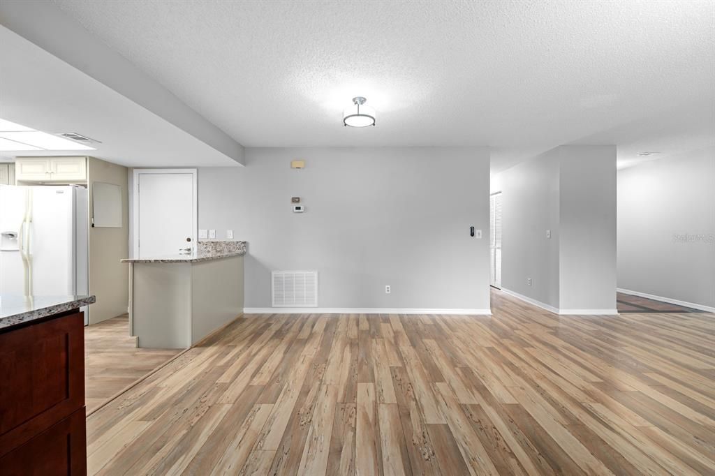 For Sale: $199,000 (2 beds, 2 baths, 1579 Square Feet)