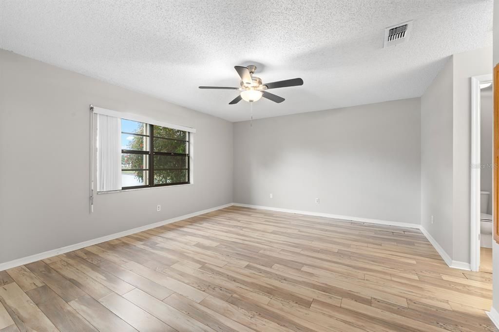 For Sale: $199,000 (2 beds, 2 baths, 1579 Square Feet)