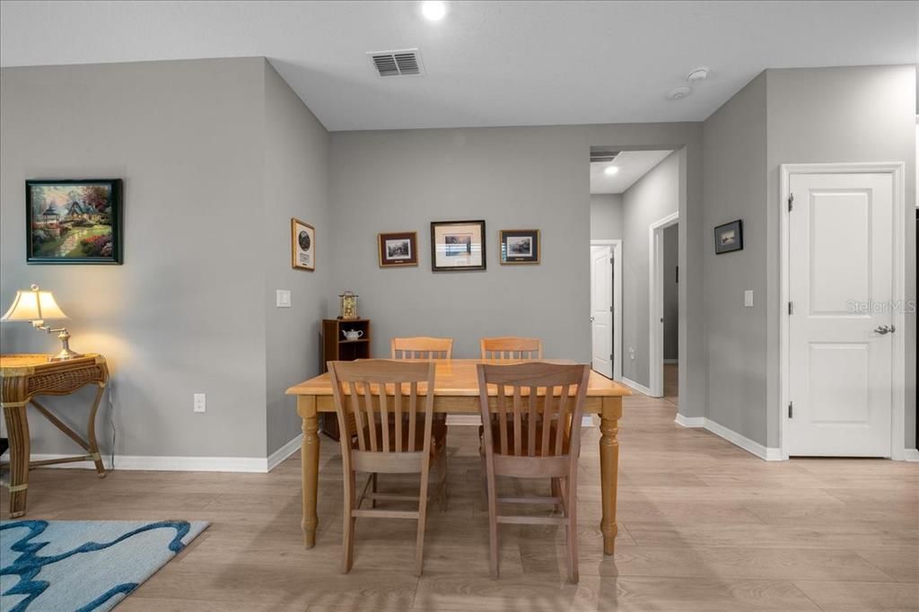 For Sale: $275,000 (2 beds, 2 baths, 1342 Square Feet)