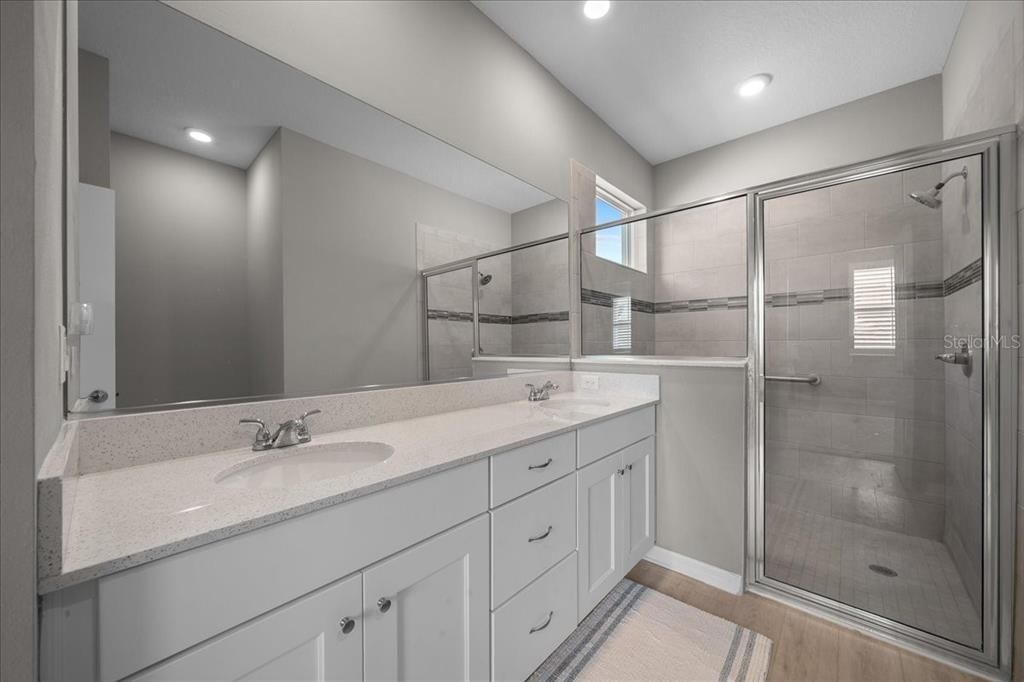 For Sale: $275,000 (2 beds, 2 baths, 1342 Square Feet)