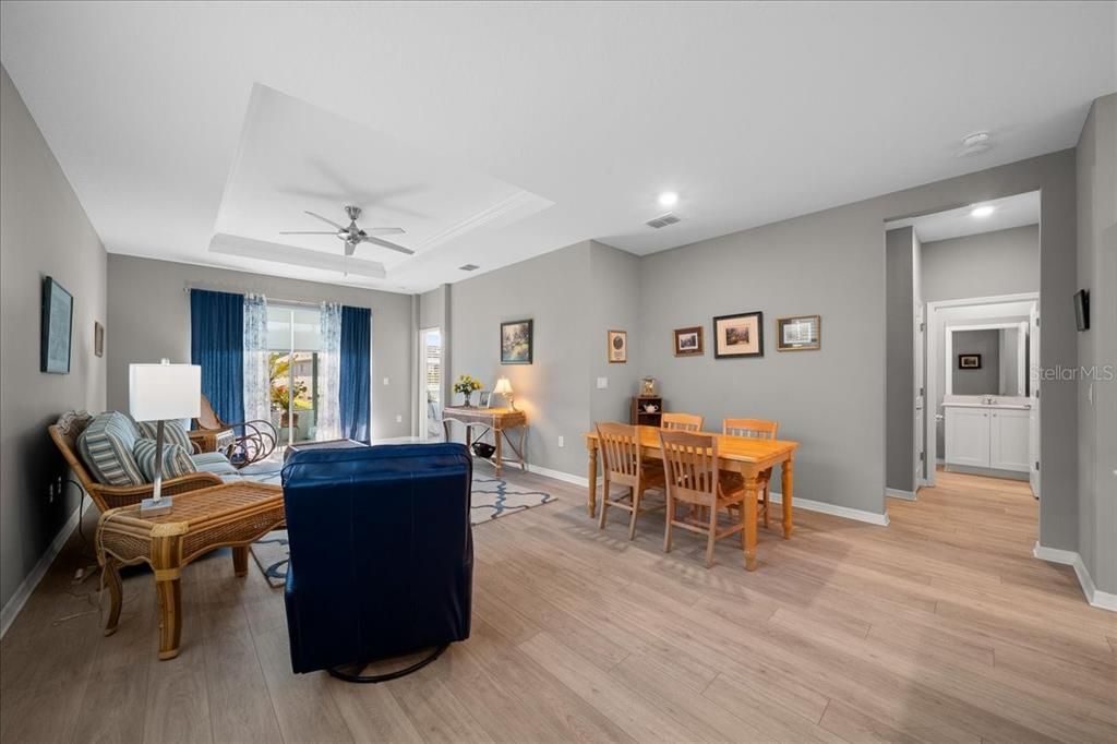 For Sale: $275,000 (2 beds, 2 baths, 1342 Square Feet)