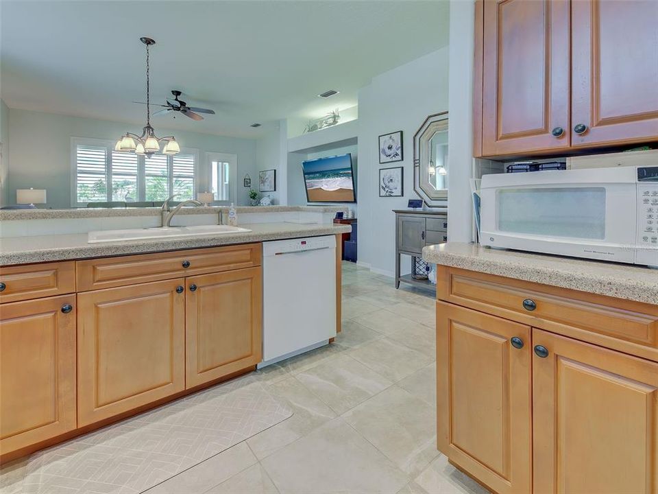 En Venta: $399,900 (2 camas, 2 baños, 1626 Pies cuadrados)
