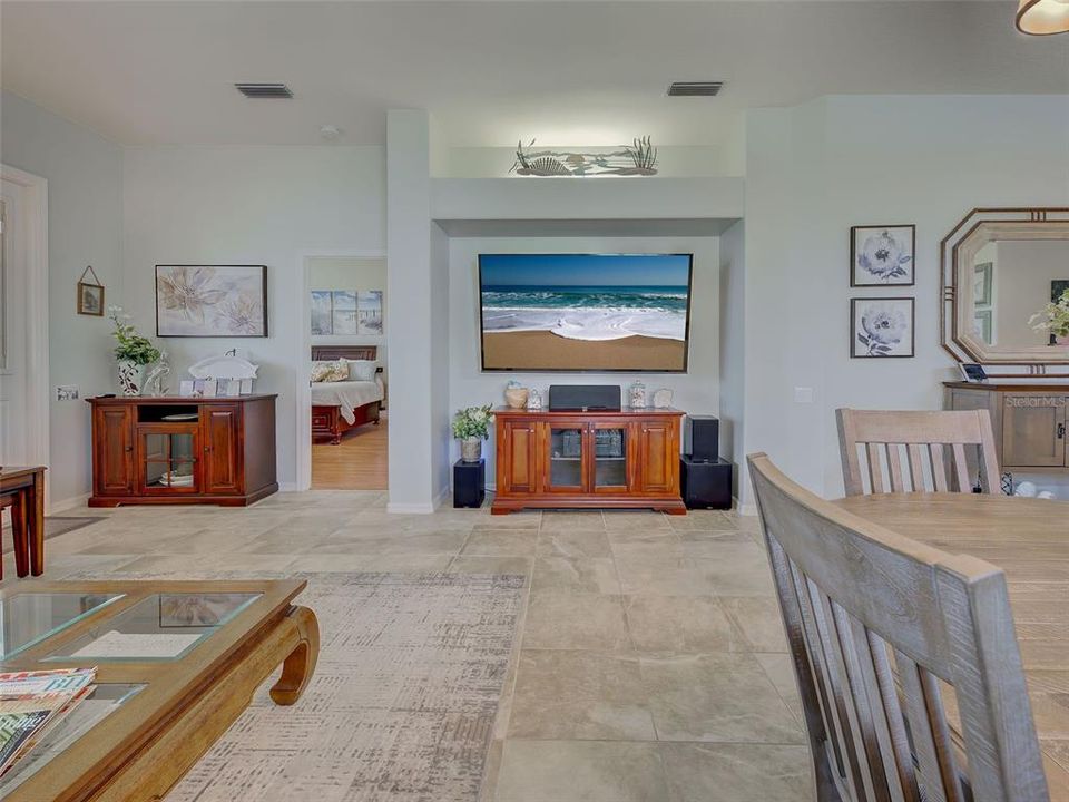 En Venta: $399,900 (2 camas, 2 baños, 1626 Pies cuadrados)