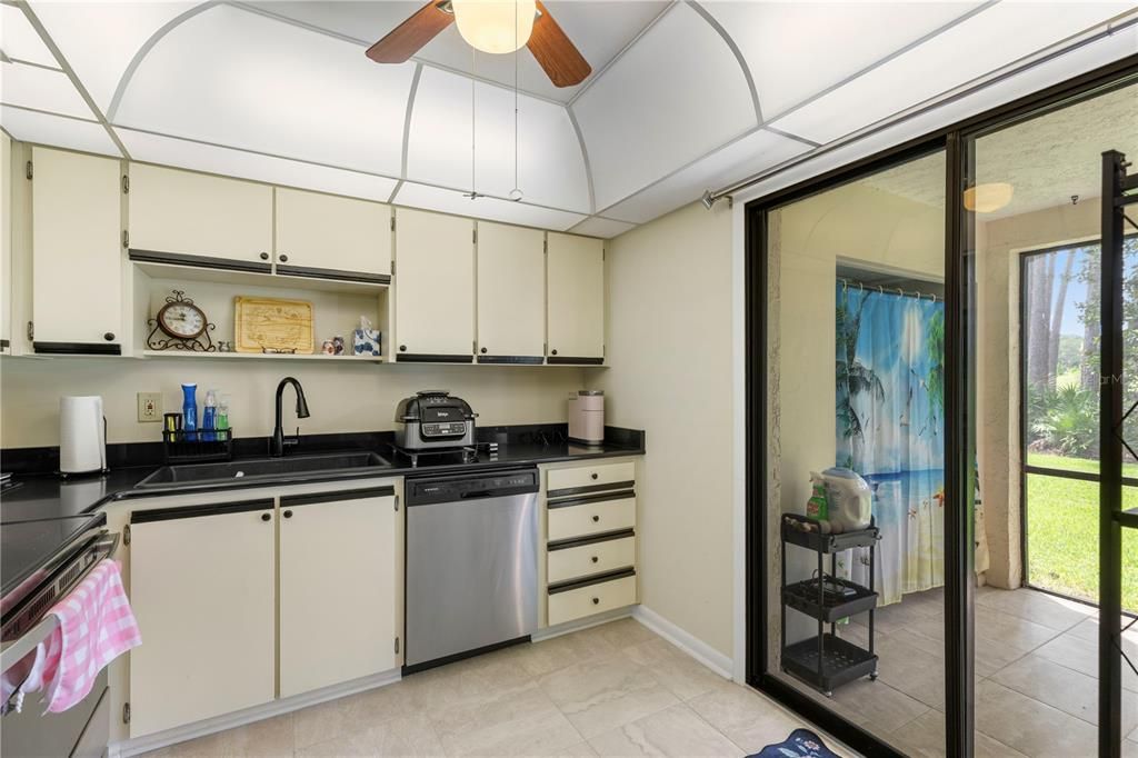 En Venta: $175,000 (2 camas, 2 baños, 1352 Pies cuadrados)
