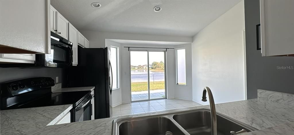 For Rent: $2,200 (3 beds, 2 baths, 1296 Square Feet)