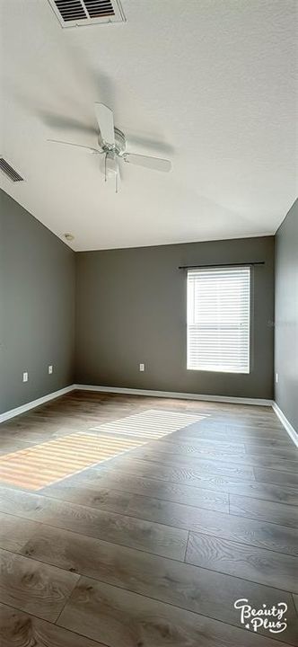 For Rent: $2,200 (3 beds, 2 baths, 1296 Square Feet)