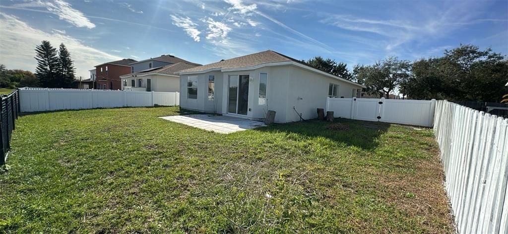 For Rent: $2,200 (3 beds, 2 baths, 1296 Square Feet)
