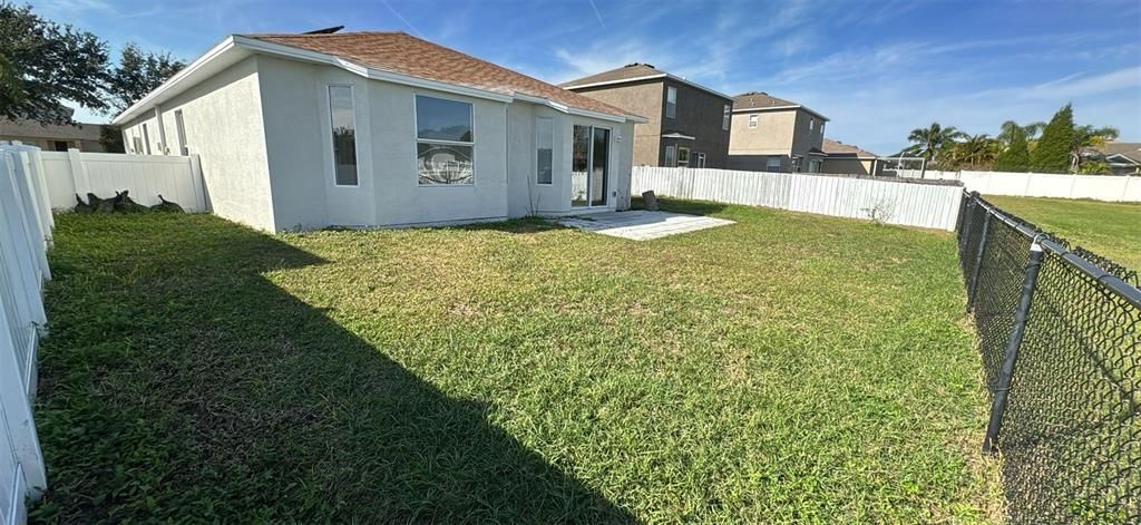 For Rent: $2,200 (3 beds, 2 baths, 1296 Square Feet)