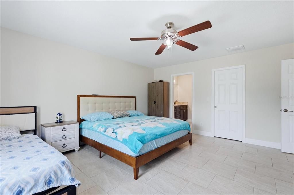 En Venta: $328,000 (3 camas, 2 baños, 1670 Pies cuadrados)