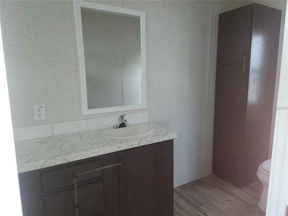 For Rent: $1,400 (2 beds, 2 baths, 896 Square Feet)