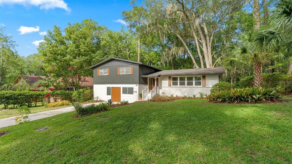 For Sale: $495,000 (4 beds, 2 baths, 2516 Square Feet)