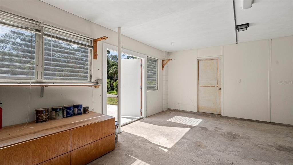 For Sale: $495,000 (4 beds, 2 baths, 2516 Square Feet)